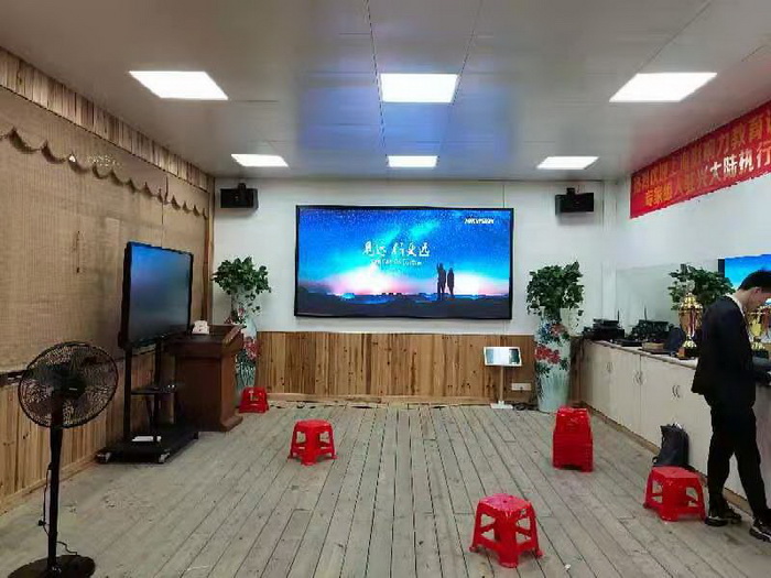 LED顯示屏如何實現高清晰度、高亮度？